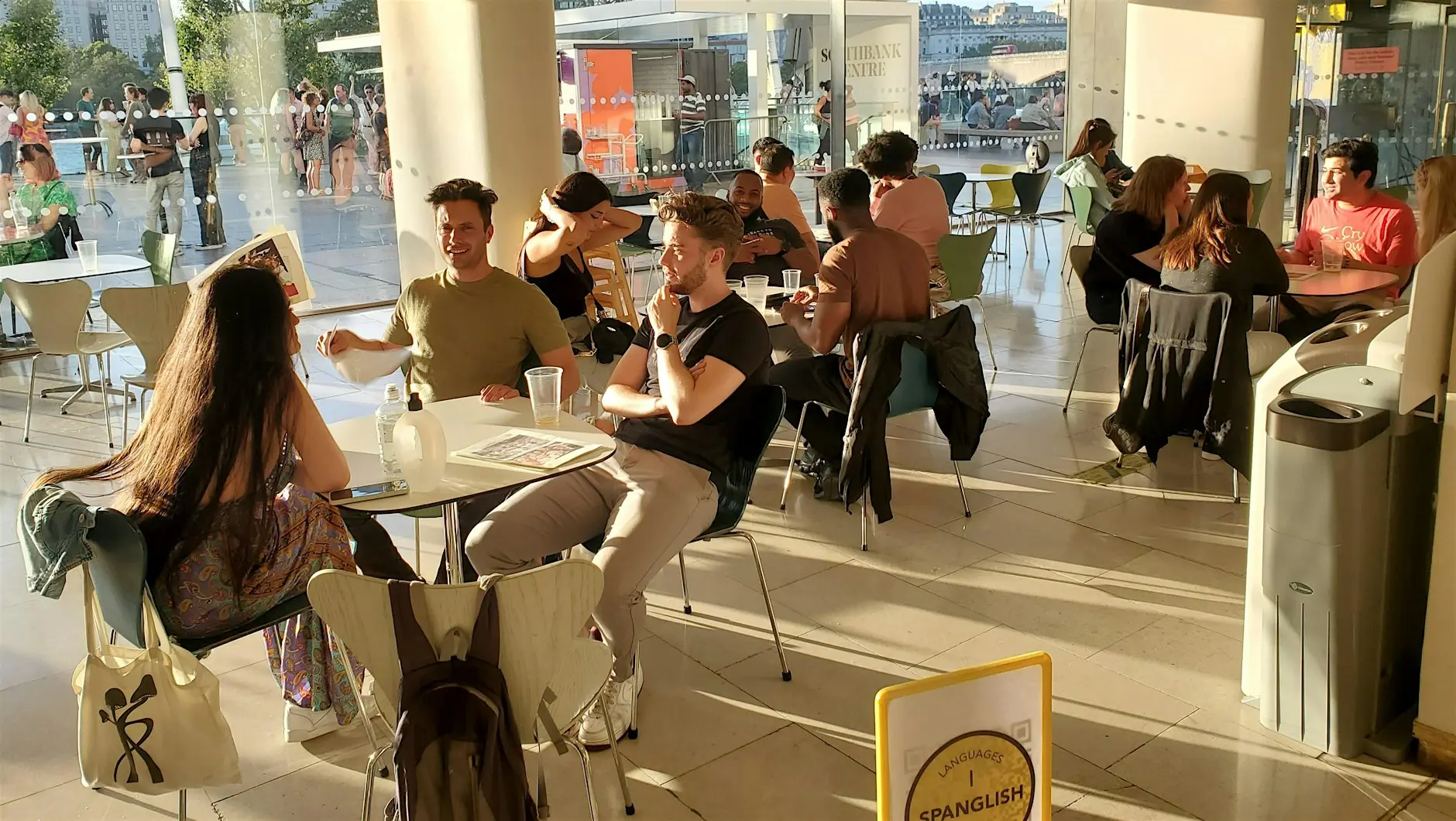 A klub az új nyelviskola?